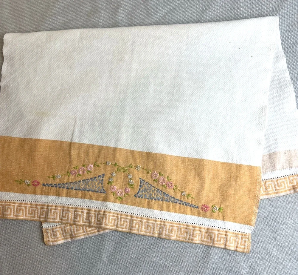 Vintage Embroidered Handtowel Yellow White Cotton 24 x 12.5 Kitchen Linen Floral